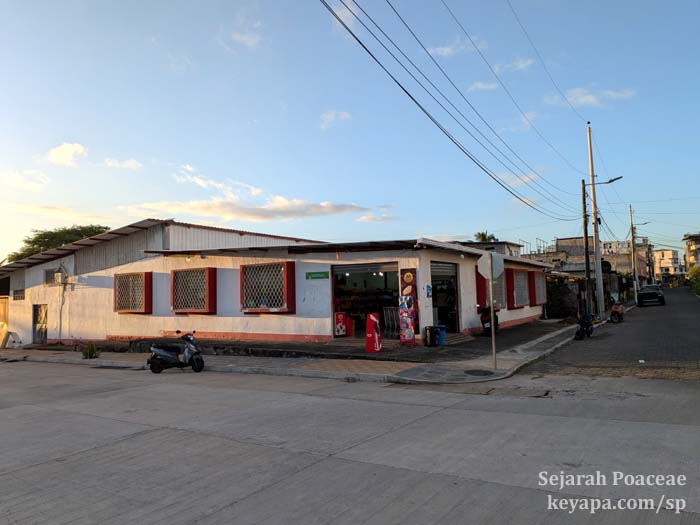 One of the bigger Mercados in Puerto Baquerizo Moreno in San Cristobal in the Galapagos Islands.