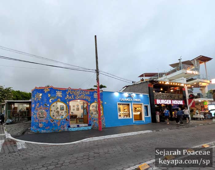 Puerto Ayora even had Art Galleries and other venues of Arts.